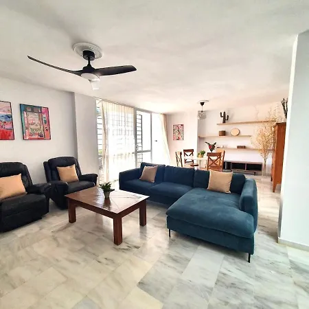 Gran Casa Luminosa Con Jardin Privado Estepona